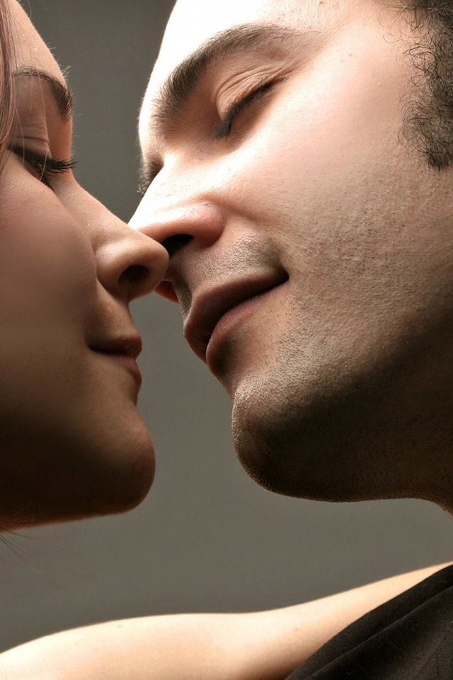 5 признаков в поцелуе мужчины, которые выдают, что он давно одинок