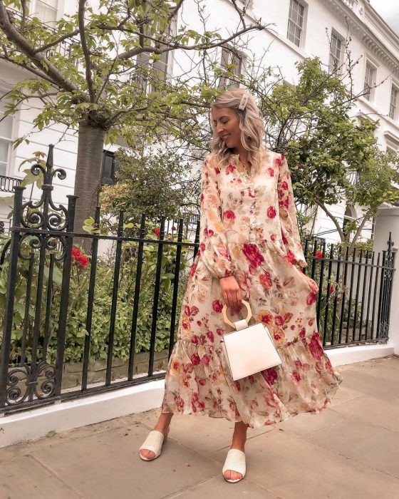 Какое платье выглядит дороже, а какое - дешевле