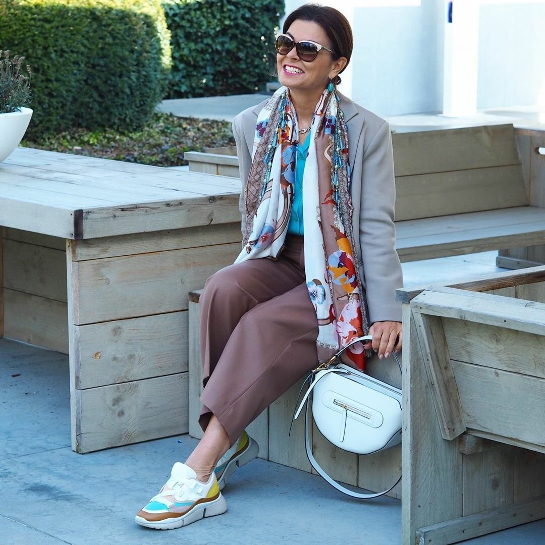 Стильная и удобная обувь, которую носят пенсионерки-иностранки