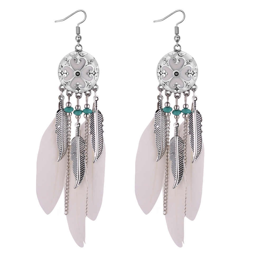 Француженка не купит: 4 модели серег, которые не носят в Париже