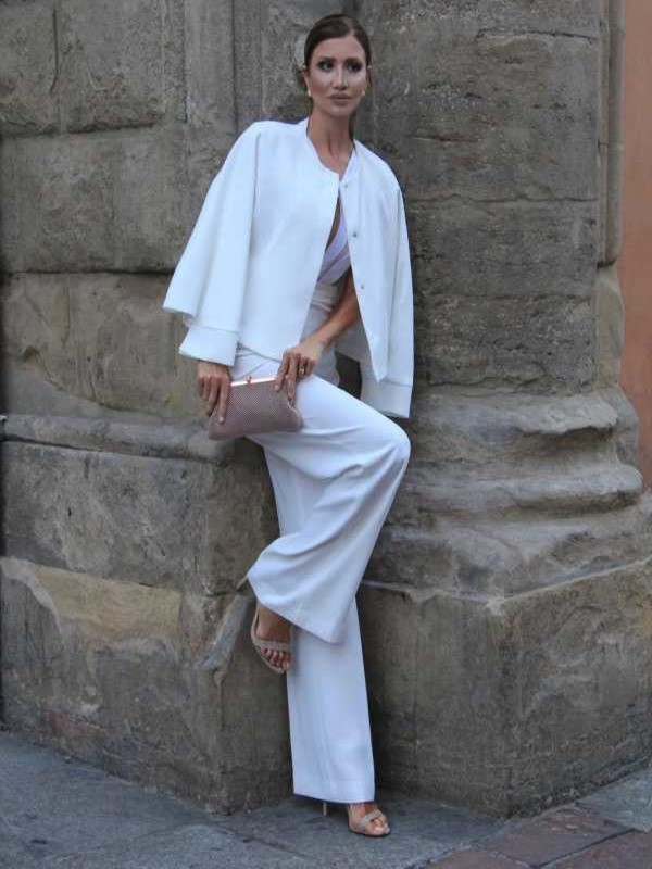 5 нескучных моделей брюк для роскошных женщин