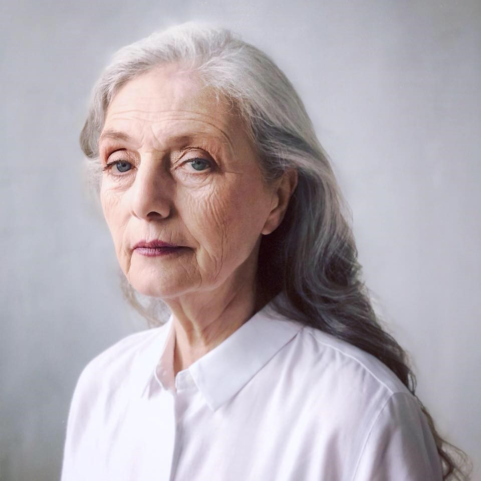 6 модных экспериментов во внешности, которых должна избегать дама 60+