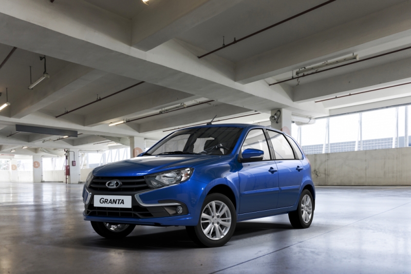 АвтоВАЗ убрал самую доступную комплектацию хэтчбека Lada Granta 2021