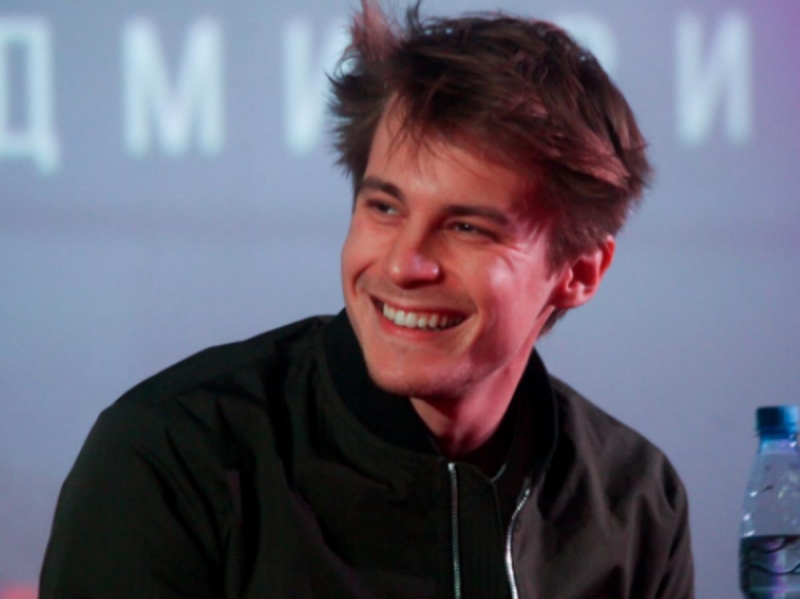 Иван Янковский мелькнул на видео у Дианы Пожарской