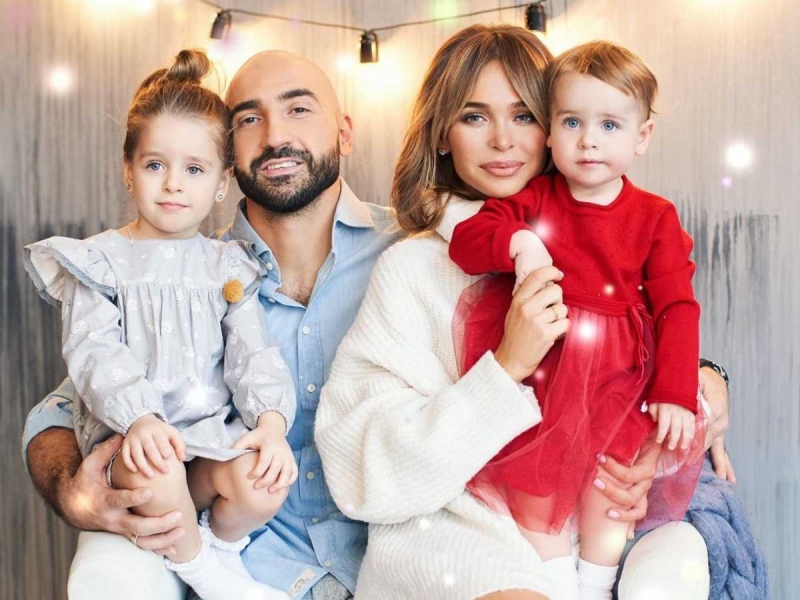 «К вопросу появления детей подходим рационально»: Анна Хилькевич родит третьего в следующем году