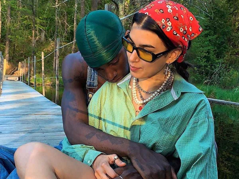 «Не бесплатно»: дочь Урганта обнародовала переписку с извращенцем