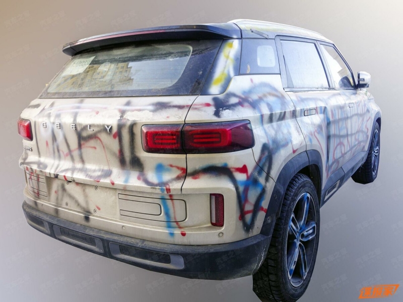 Самый необычный кроссовер Geely полностью меняет моторную гамму: раскрыты особенности нового Icon