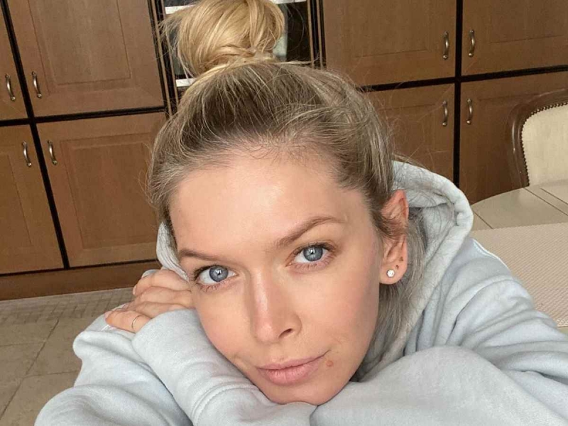 Вера Брежнева ответила на слухи о беременности от Меладзе