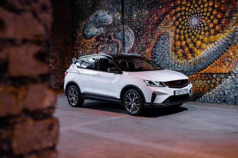 Geely Coolray 2021 в России получил новые оттенки кузова