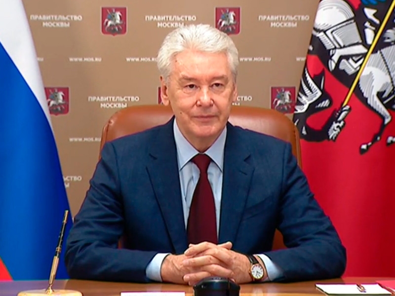 "Пандемия еще не закончилась": Собянин посоветовал "все равно беречься"