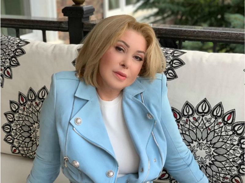 «А я что — рыжая?»: 67-летняя Успенская решила во второй раз стать матерью