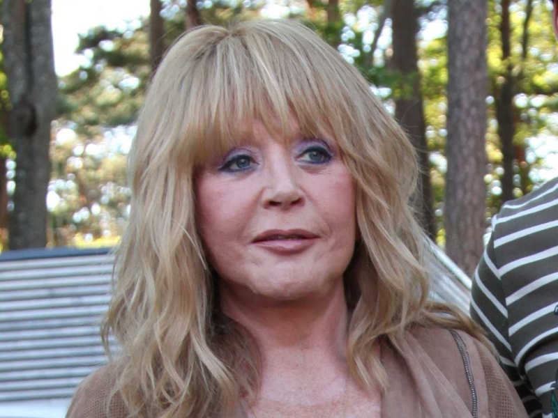 Бабушка против девочки: Варлей проиграла Пугачевой на шоу Галкина