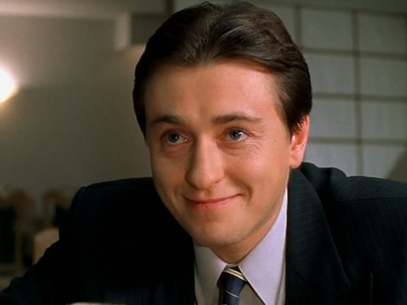 «Так выглядит счастье»: Сергей Безруков спел колыбельную 2-летнему сыну