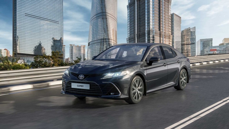 В России начались продажи новой Toyota Camry 2021
