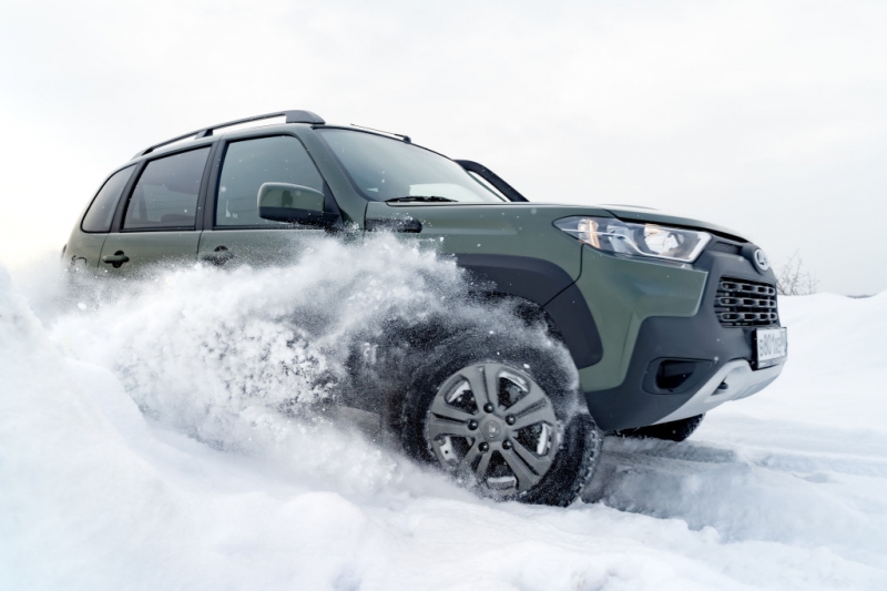 АвтоВАЗ отмечает ажиотажный спрос на Lada Niva Travel 2021