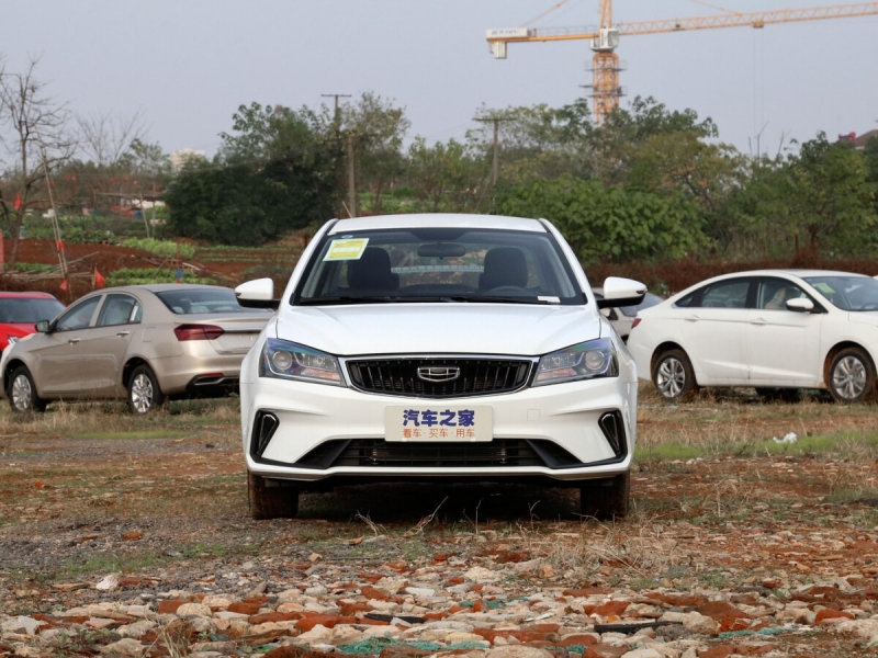 Компания Geely представила обновленный седан Emgrand UP 2021