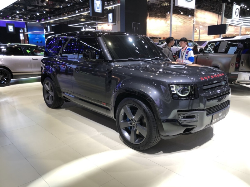 Land Rover Defender 110