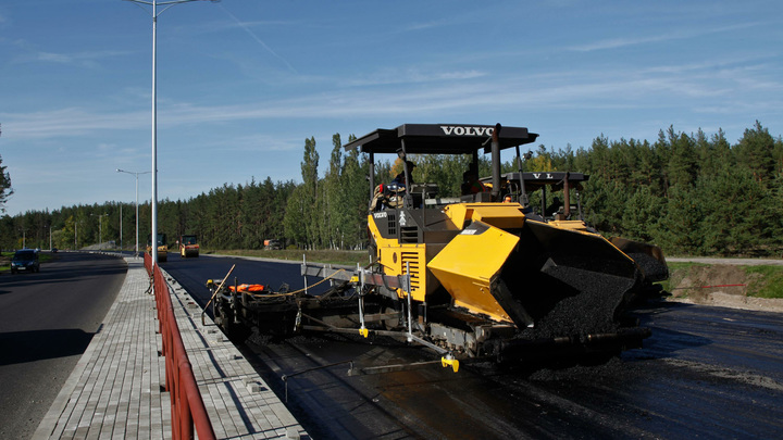 На развитие автодорог в России потратят 93 миллиарда рублей