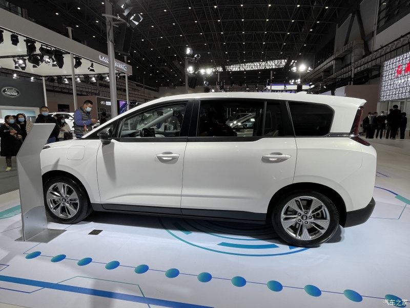 Показан новый минивэн с завидными для своего класса характеристиками - FAW Bestune NAT