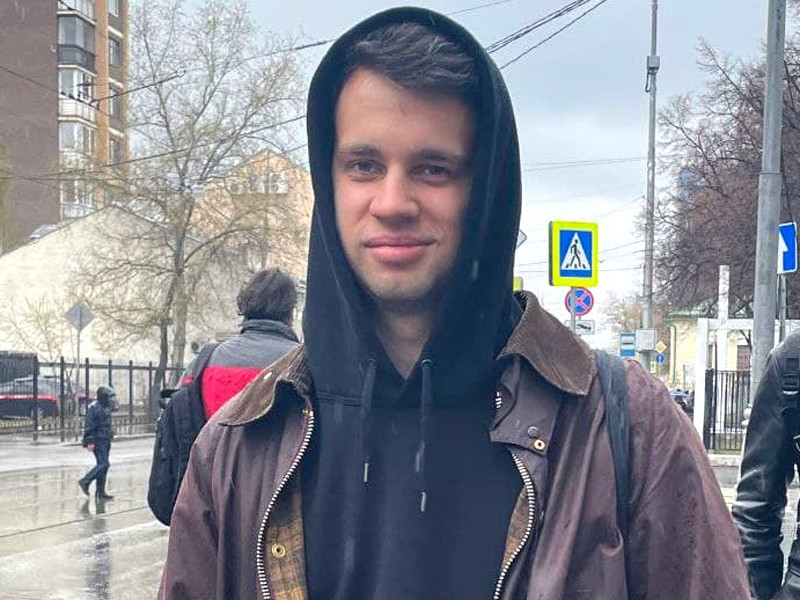 Редактору DOXA заменили следователя после его жалобы