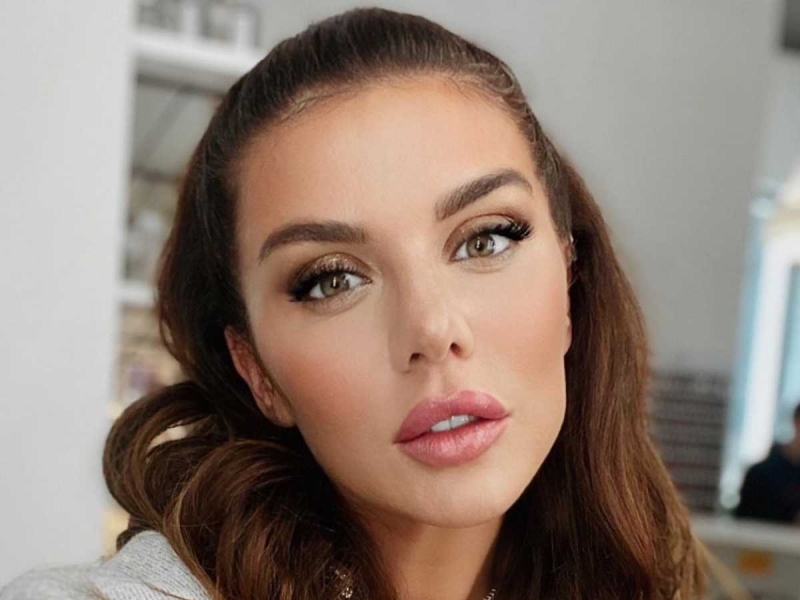 «Роскошные ноги»: Седокова в прозрачном боди произвела фурор