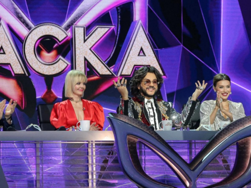 Судьи шоу «Маска» обомлели, когда разоблачили Белого Орла