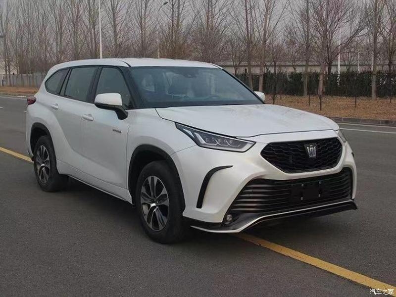 Toyota намерена выпустить минивэн Villfire 2021 в исполнении Crown