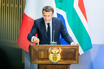 Макрон сделал прививку от коронавируса