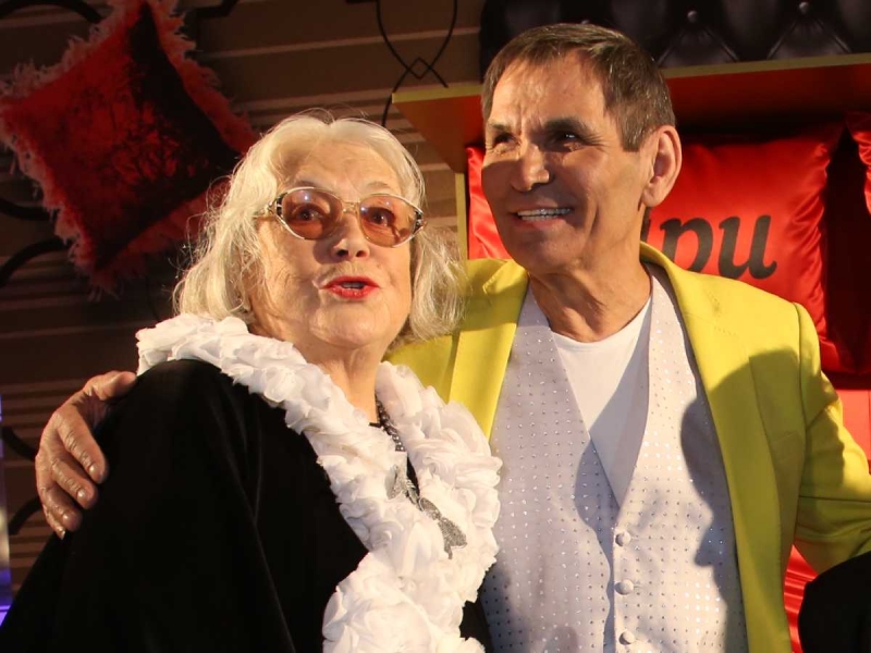 Сын отобрал паспорт у Алибасова и не пускает его к Федосеевой-Шукшиной