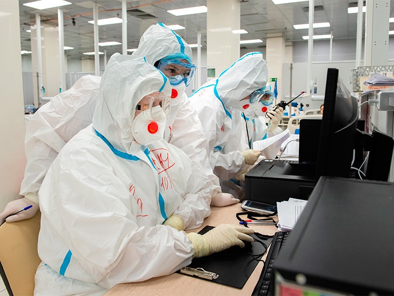 В России четвертый день подряд отмечается больше 400 умерших от коронавируса за сутки