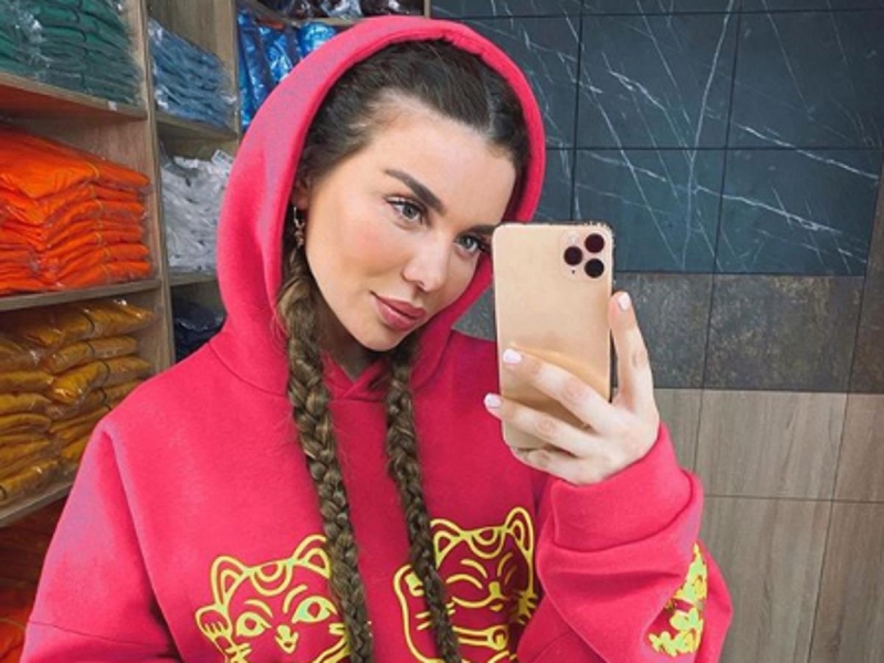 «Забирают право обнимать ребенка»: Седокова рассказала об отношениях с дочерью от Чернявского