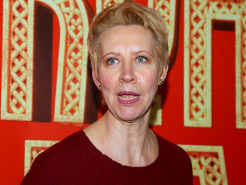 «Ну засунь в рот, чего тебе стоит?»: обратившаяся к юной дочке Лазарева пришла в ужас от своих слов