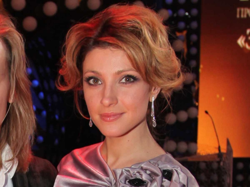 «Тусовки, клубы, ногти разноцветные»: 16-летний сын Малькова после переезда к Макеевой пустился во все тяжкие