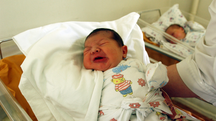 Росстат: естественная убыль населения России выросла с начала года на 62%