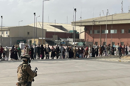 Талибы пообещали полностью взять под контроль аэропорт в Кабуле