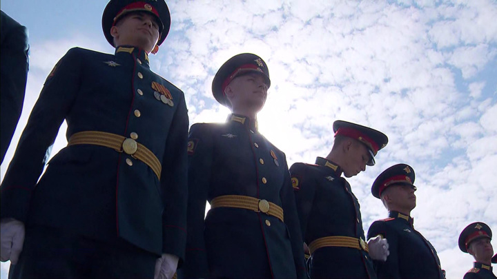 Все равны, как в бане: курсантам и правоохранителям выдадут по 15 тысяч