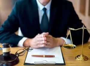 Юридические услуги: какими услугами пользуются компании