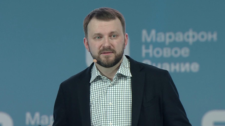 Орешкин: нерабочая неделя совпадает с обычным спадом бизнес-активности в ноябре