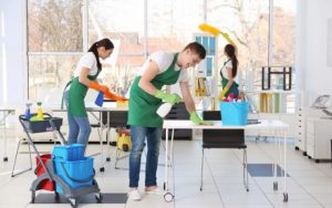 Профессиональная уборка: отличия от обычной уборки, как заказать услугу