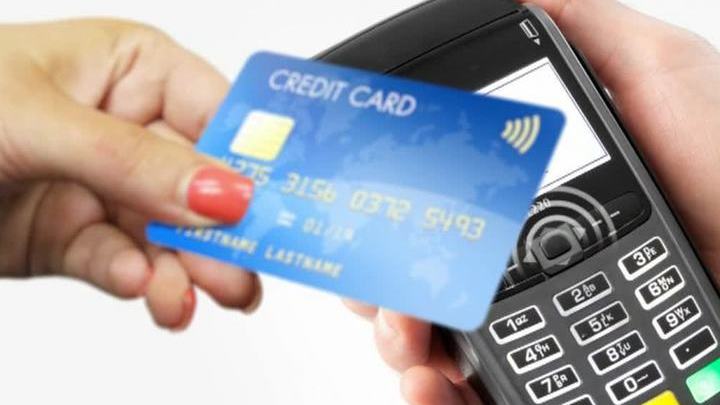 Опрос: россияне ослабили контроль над повседневными расходами