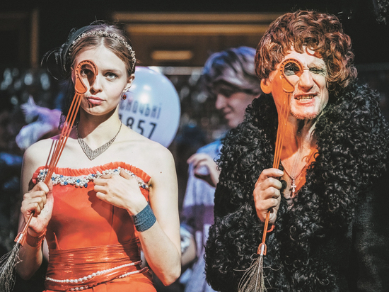 Николай Коляда отметил юбилей театра ошарашивающим прочтением "Анны Карениной"