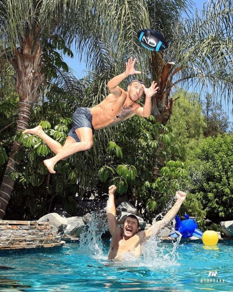 В чем секрет уникальности Ломаченко: от ныряния в тазик до погони за призраком