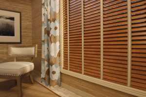 Деревянные жалюзи как способ украсить любой интерьер