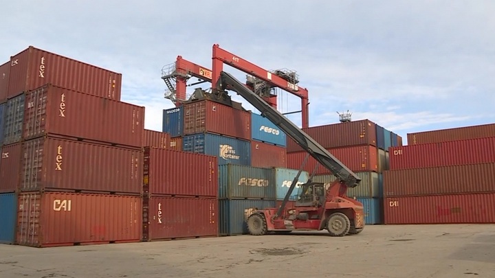 Ушаков: товарооборот между Россией и Китаем рекордно вырос