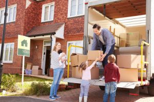 Переезд в другой город: кому доверить перевозку вещей?