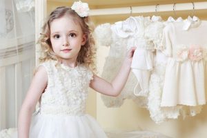 Покупаем одежду для девочек: на что стоит обратить внимание