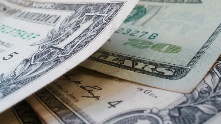 Россия уходит от долларовых расчетов