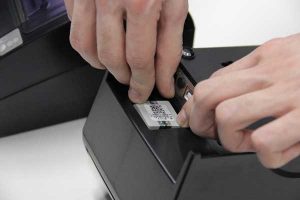 Замена фискального накопителя: когда нужна, почему стоит обратиться к профессионалам?