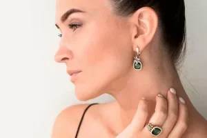 Золотые серьги: классический аксессуар современных модниц