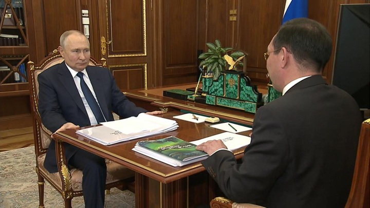 Путин поручил главе Якутии обратить внимание на рынок труда в регионе